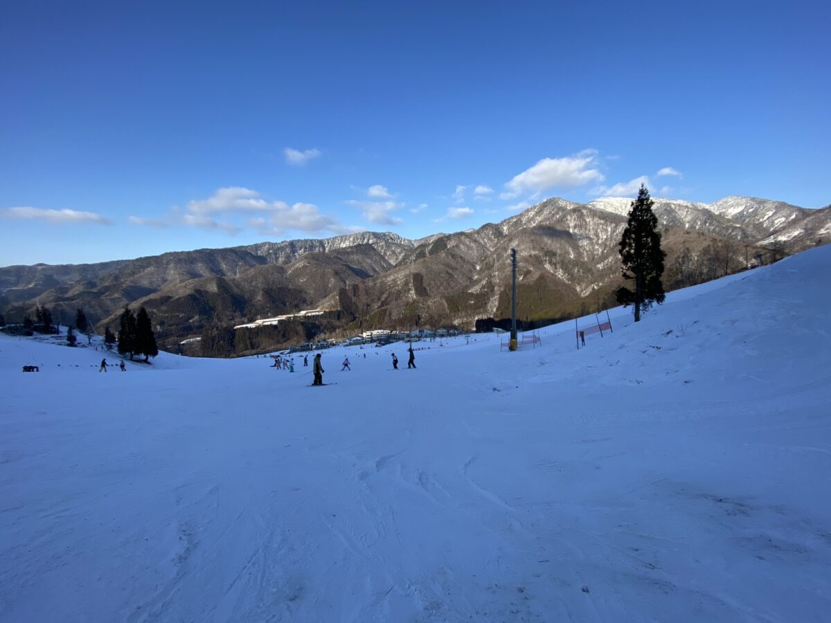 朴木平滑雪場