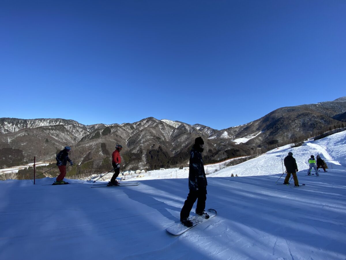 朴木平滑雪場